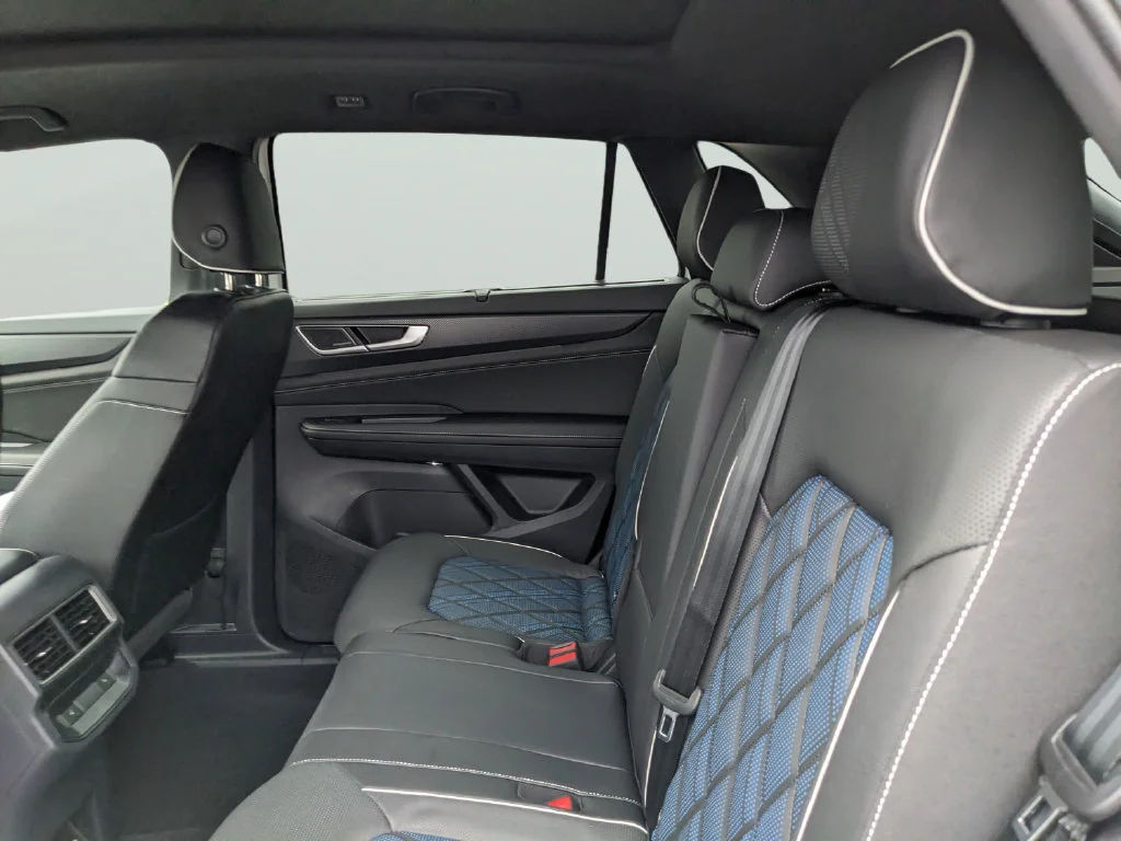 2026 Volkswagen Atlas Cross Sport SEL Premium R-LINE - Photo 20
