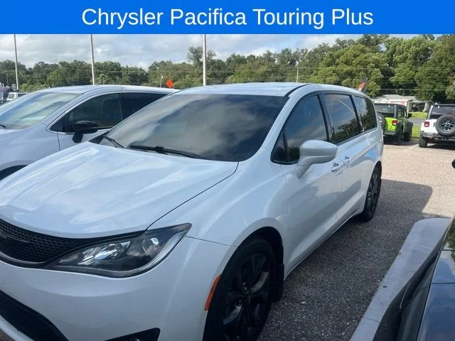 Used 2018 White Chrysler Touring Plus image 1