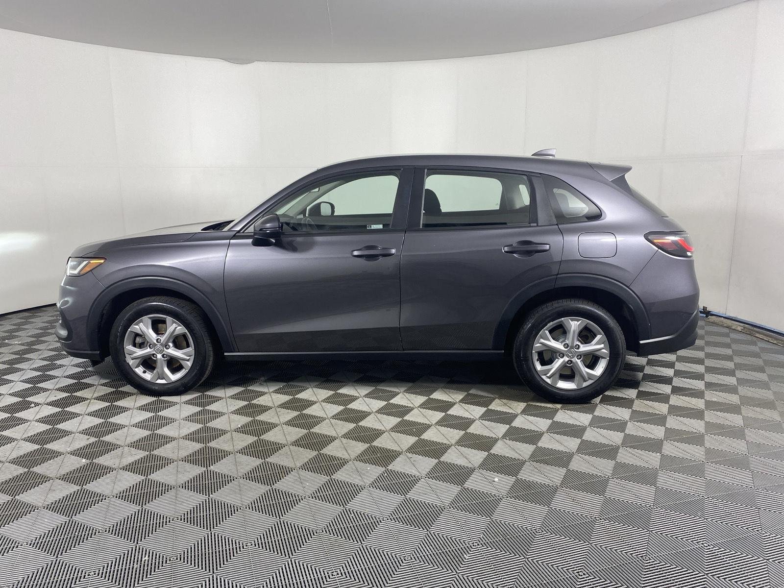 Used 2023 Modern Steel Metallic Honda LX image 5