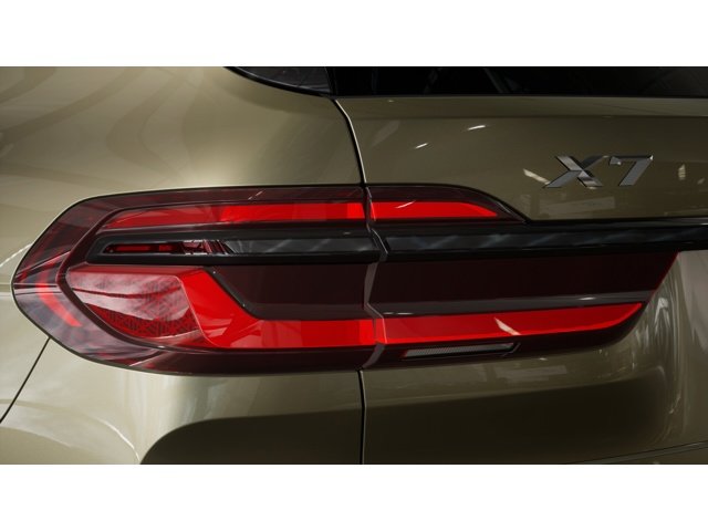 New 2027 Green BMW X7 40i image 8