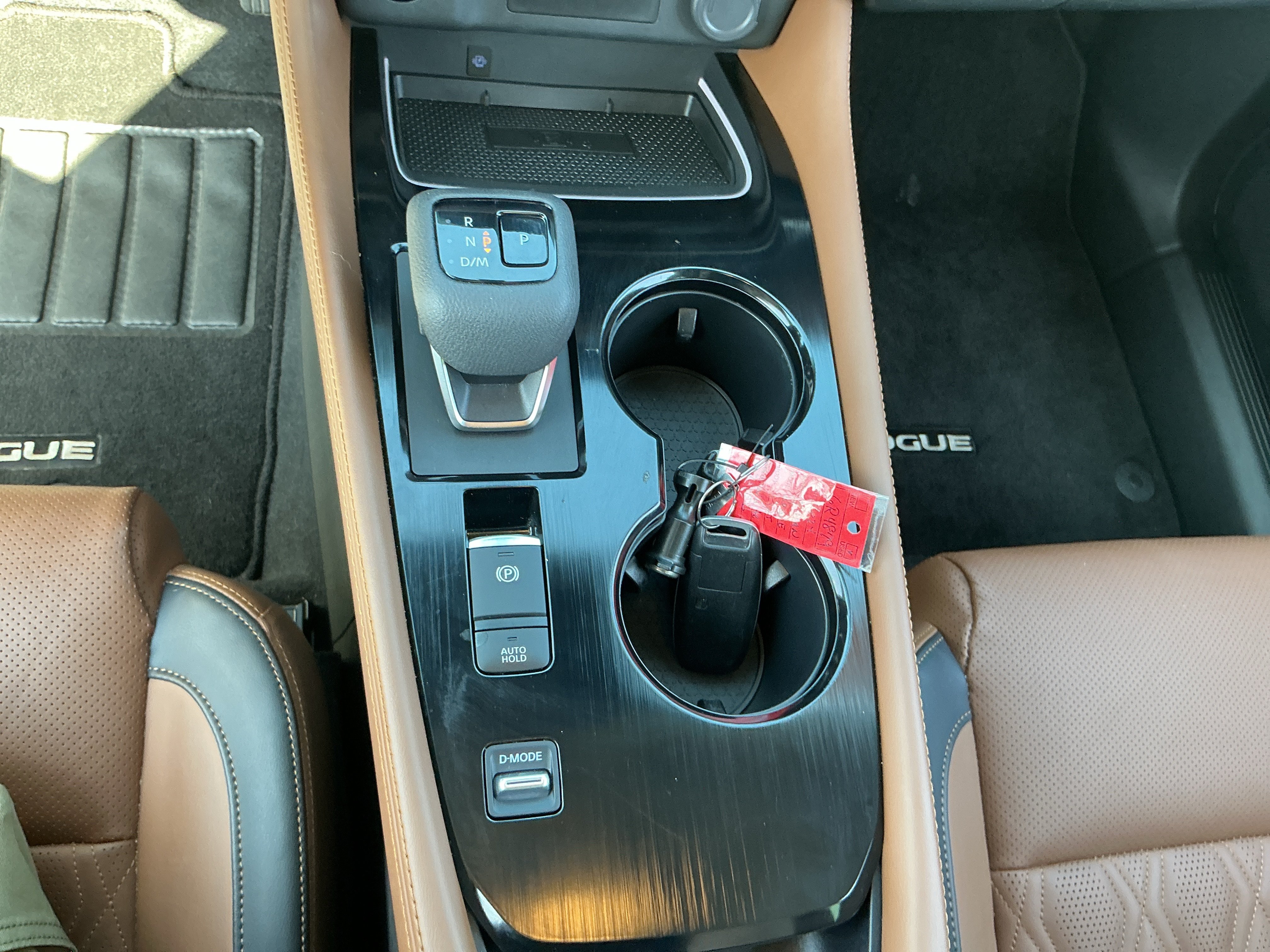 Used 2024 Everest White Pearl/Super Black Nissan Platinum image 19