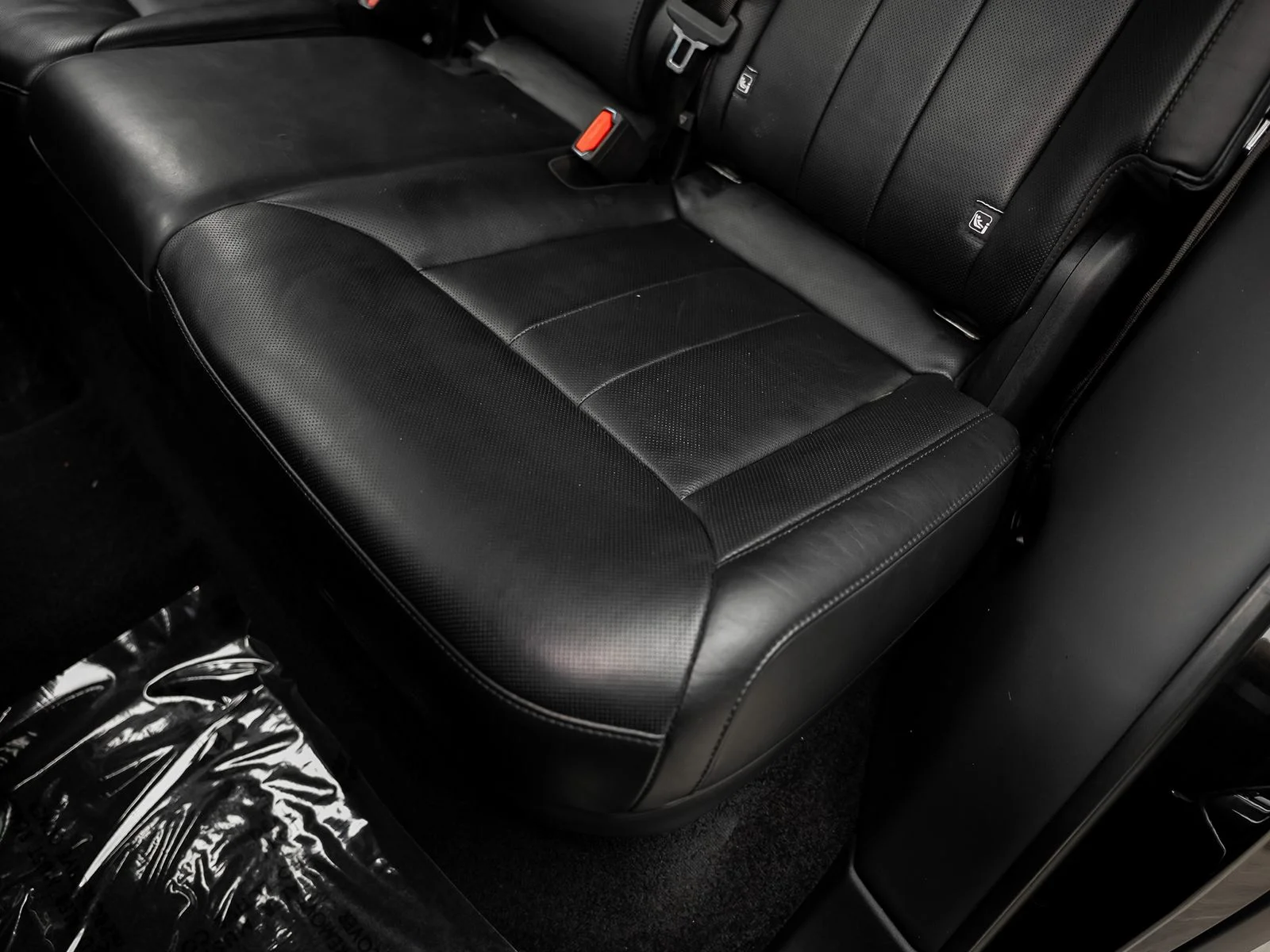 Used 2023 Black Land Rover SE image 36