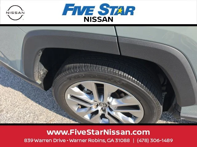 Used 2022  Toyota XLE Premium image 6