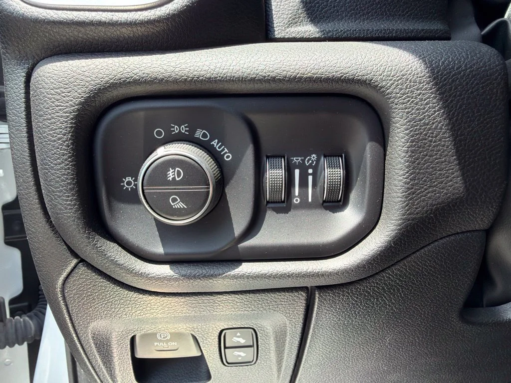 Used 2022 White Ram Laramie image 16