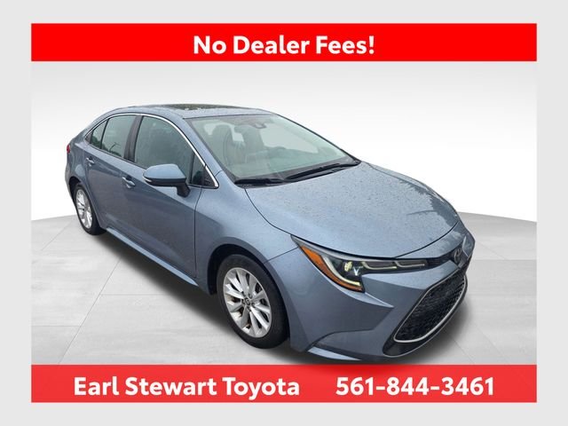 Used 2021  Toyota XLE image 1