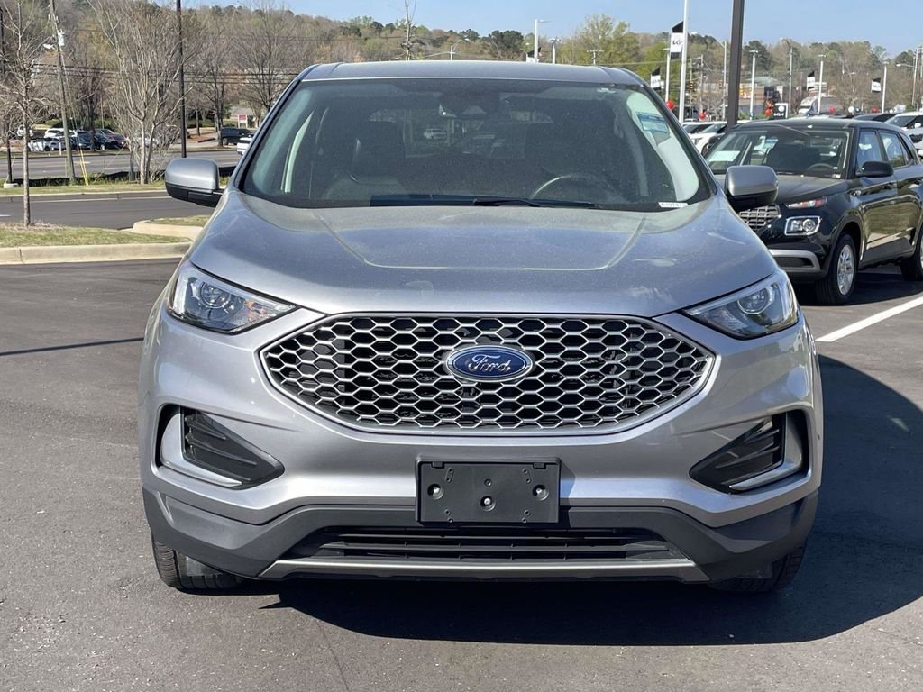 Used 2024 Silver Ford SEL image 8