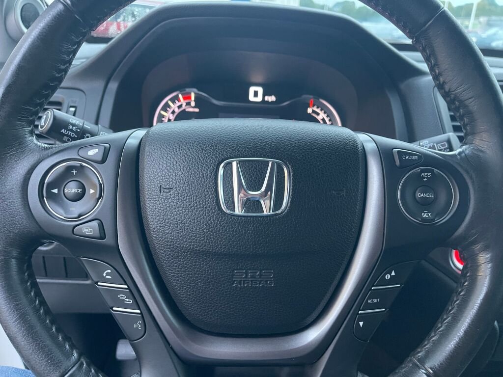 Certified Used 2017  Honda EX-L image 18