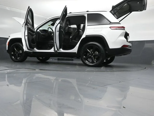 Used 2023 White Jeep Limited image 56