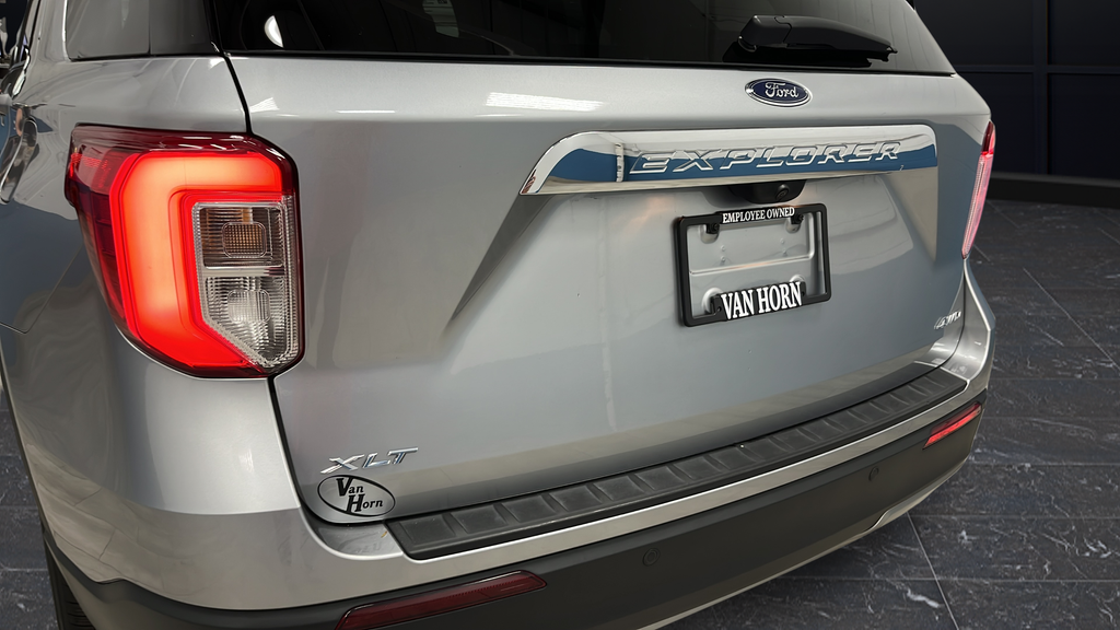 Used 2023 Iconic Silver Metallic Ford XLT image 37