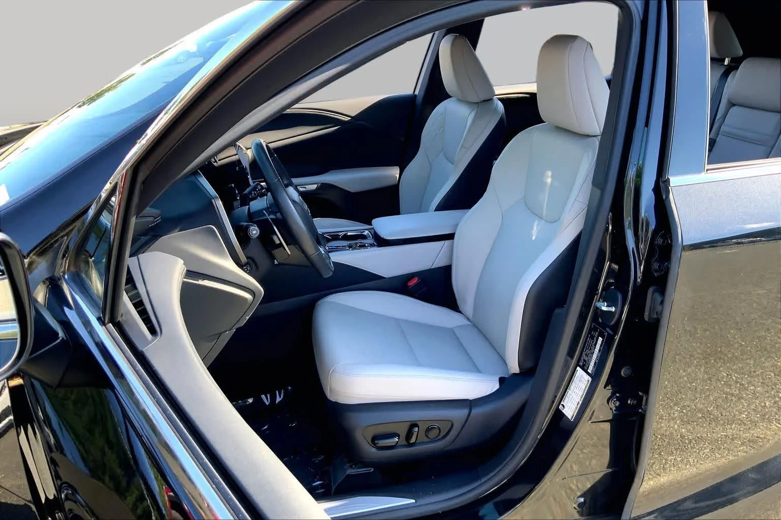 Certified Used 2024 CAVIAR Lexus Premium image 8