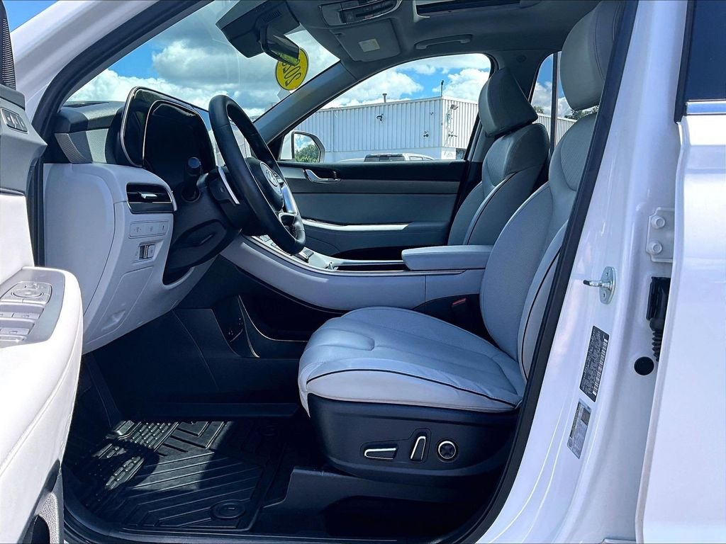 Used 2023 White Hyundai SEL image 8