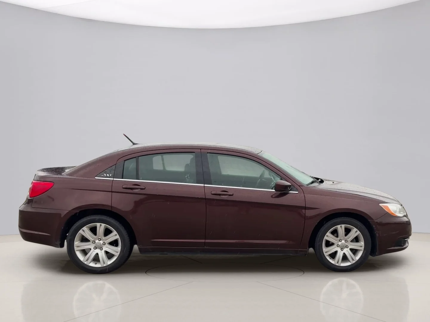 Used 2013 Brown Chrysler TOURING image 4