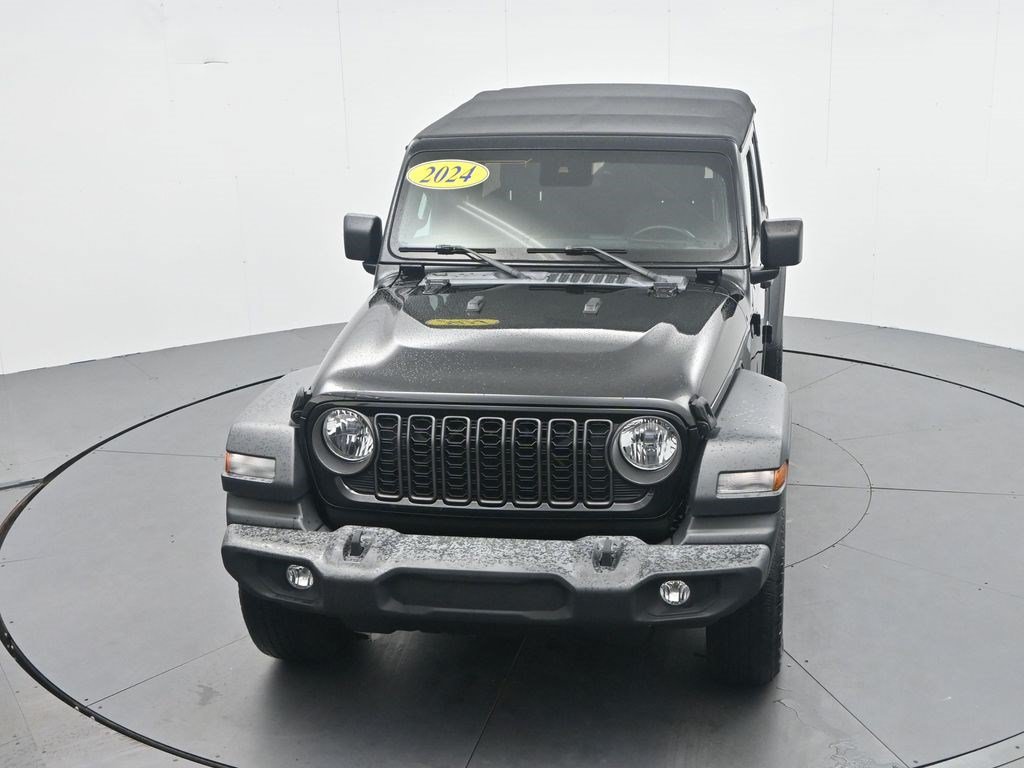 Used 2024 Black Clearcoat Jeep Sport S image 27