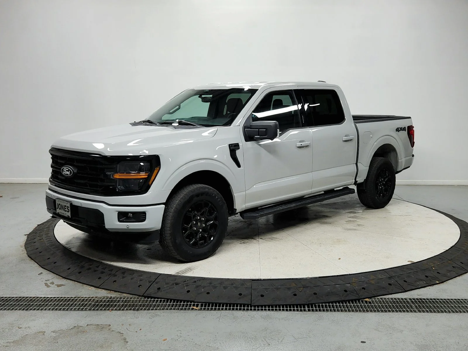 Used 2024 White Ford XLT image 4