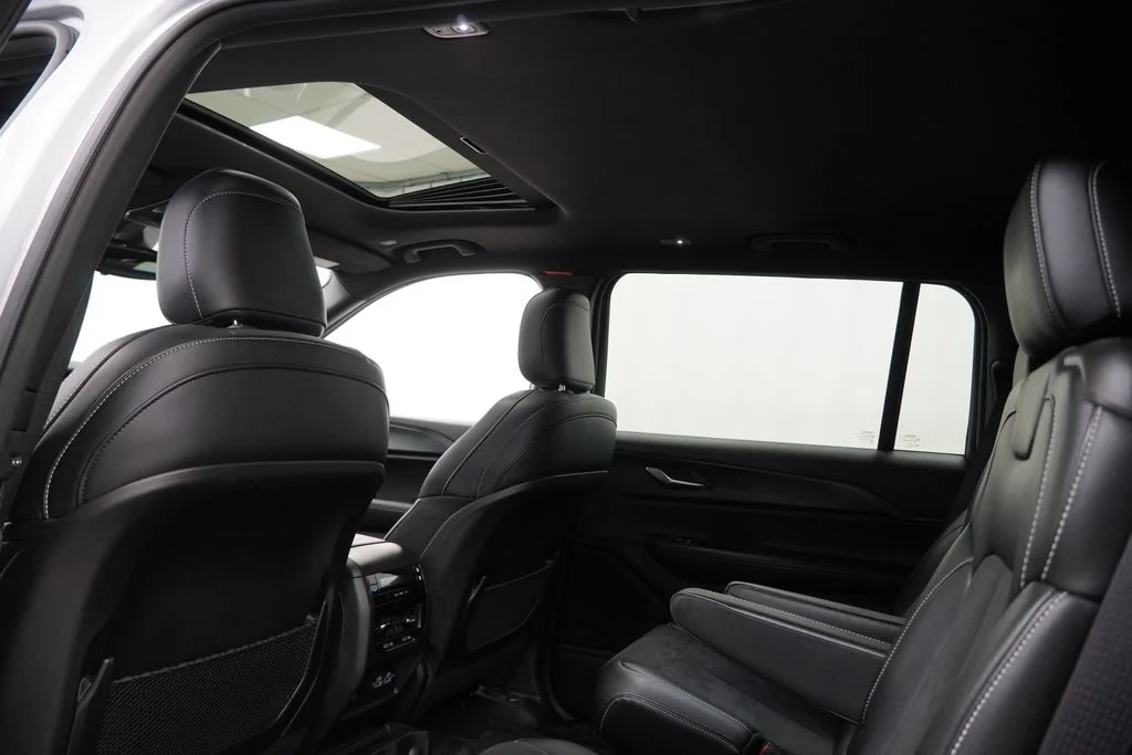 Used 2024 Silver Jeep Altitude X image 23