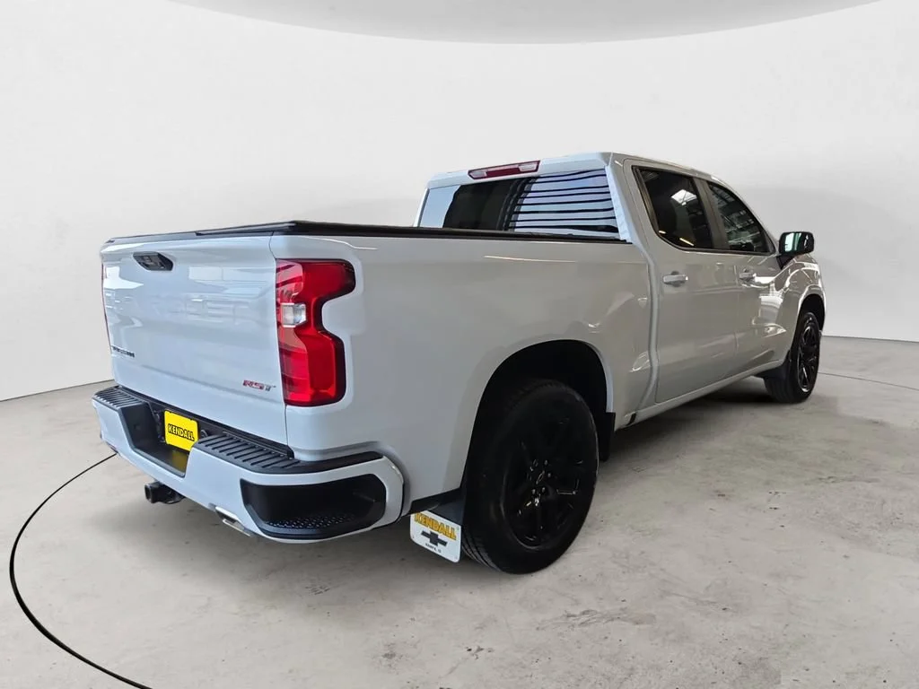 Used 2024 Summit White Chevrolet RST image 5