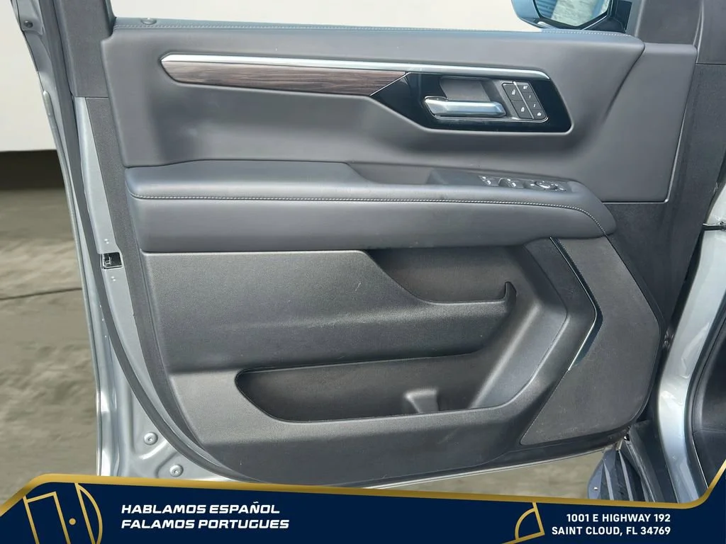 Used 2025 Sterling Gray Metallic Chevrolet LT image 10