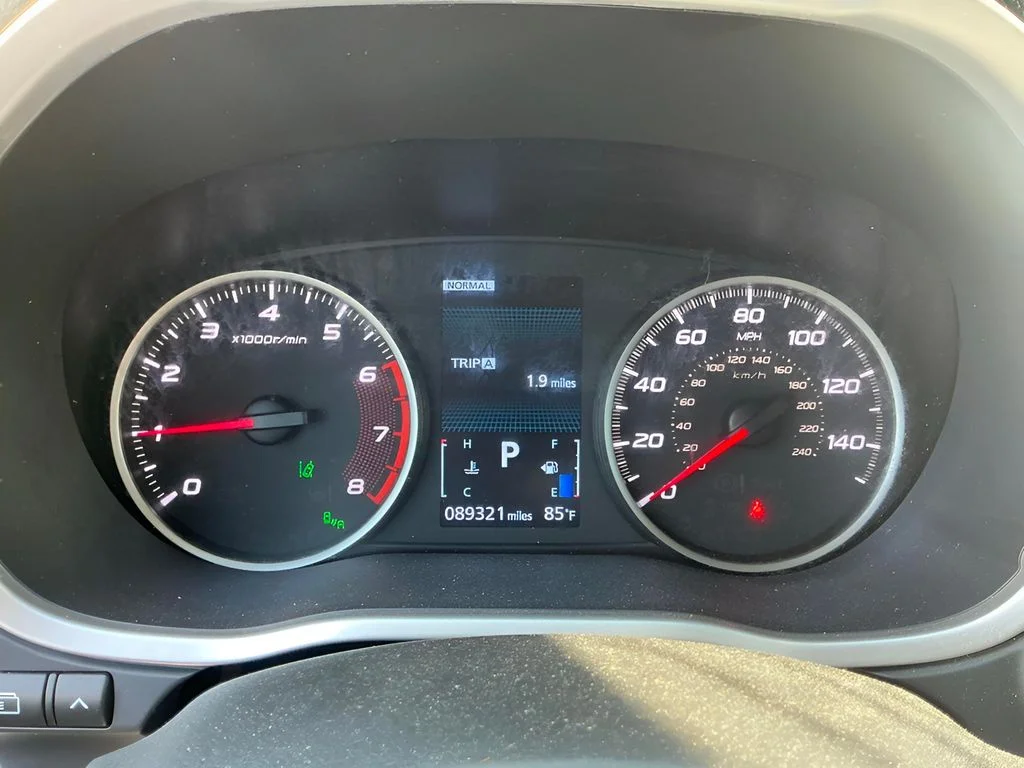 Used 2022  Mitsubishi SE image 32