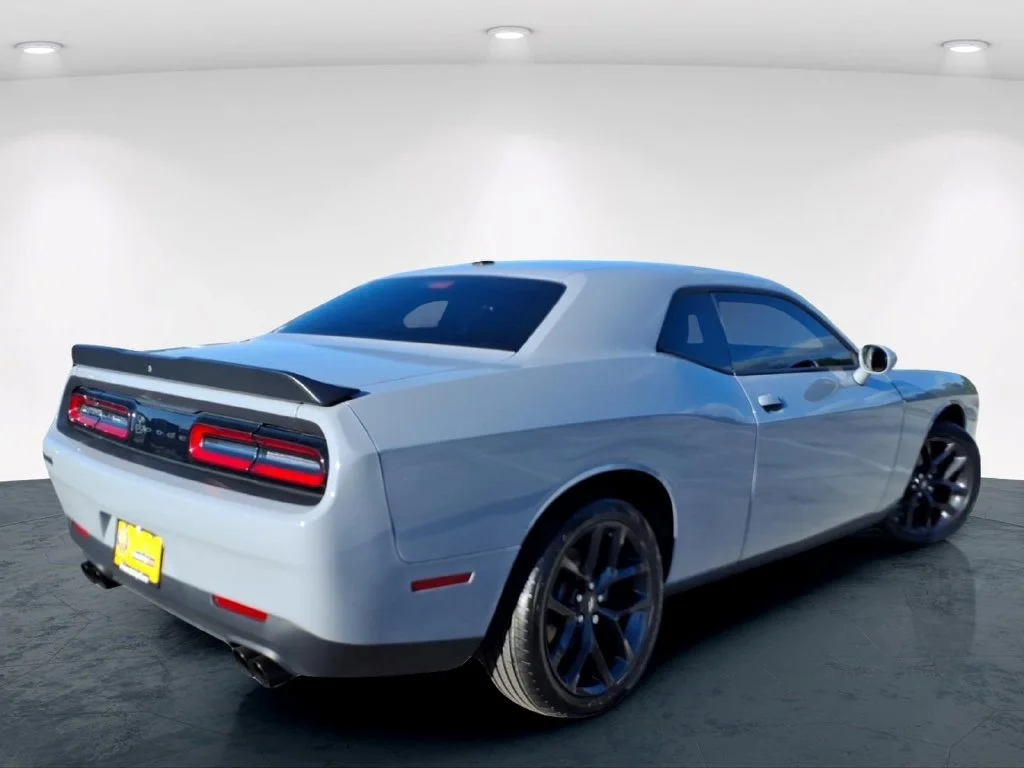 Used 2021 Gray Dodge SXT image 8