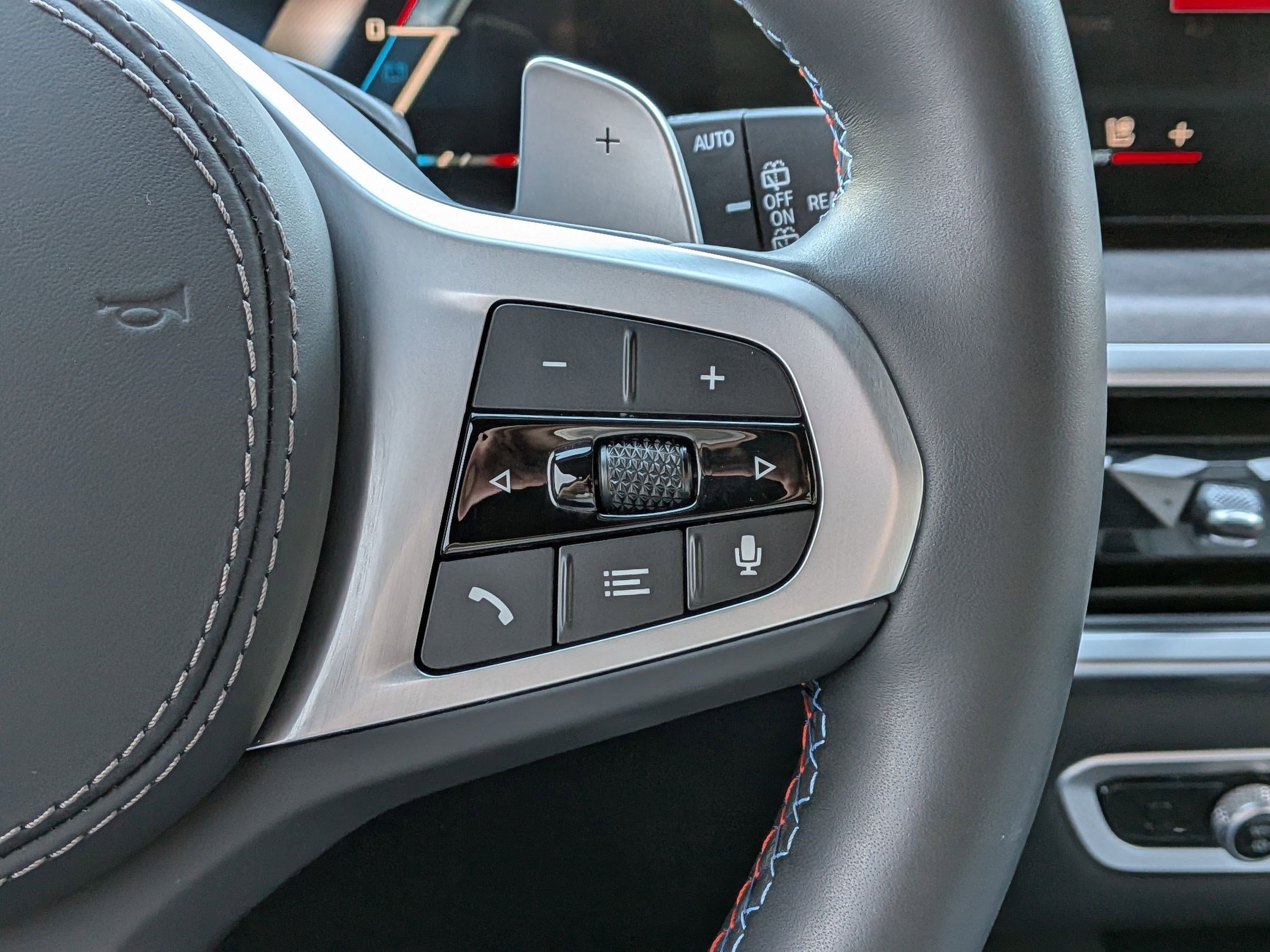 2025 BMW X5 M60i - Photo 15