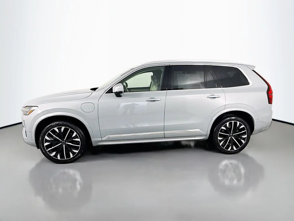 New 2026 Gray Metallic Volvo T8 Ultra image 2