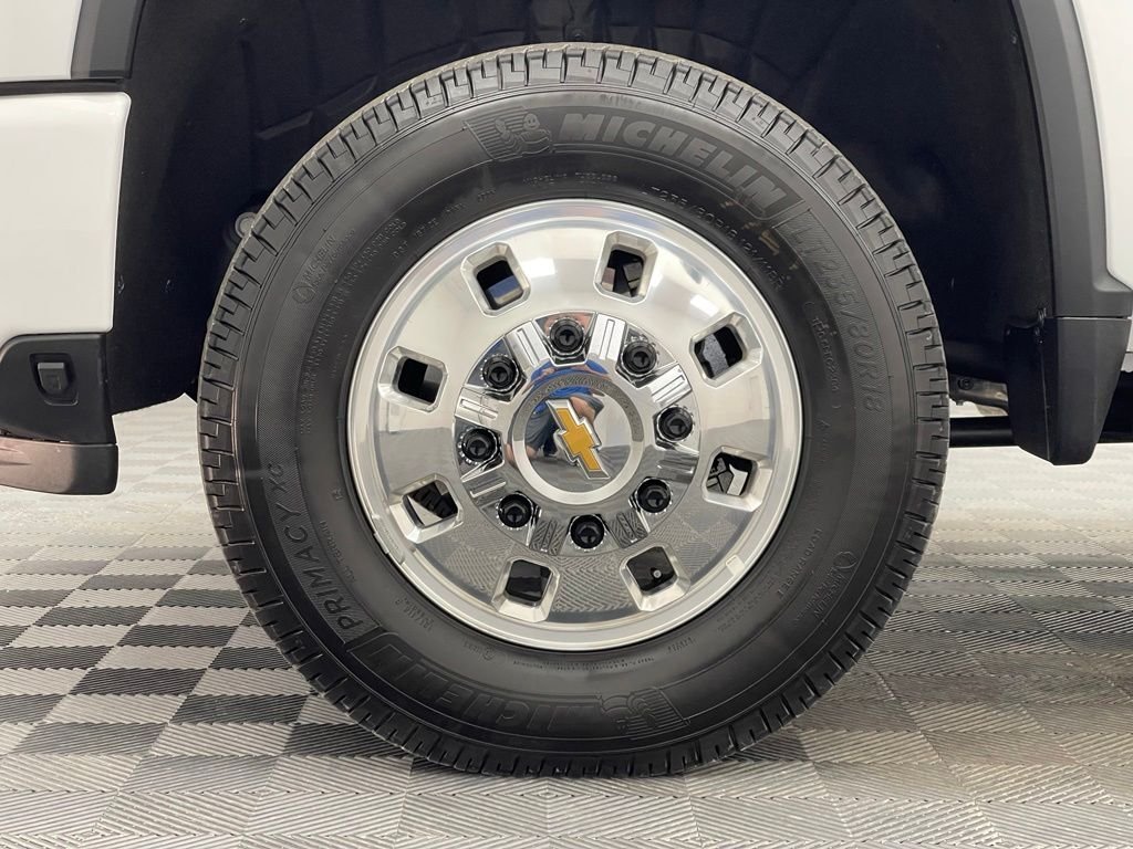 Used 2026 Summit White Chevrolet High Country image 17