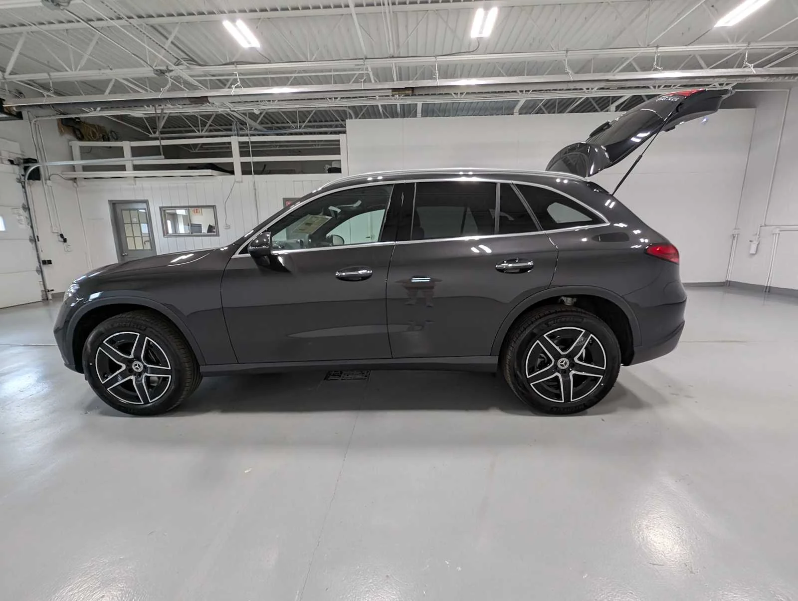 Certified Used 2026 Graphite Grey Metallic Mercedes-Benz GLC 300 image 10