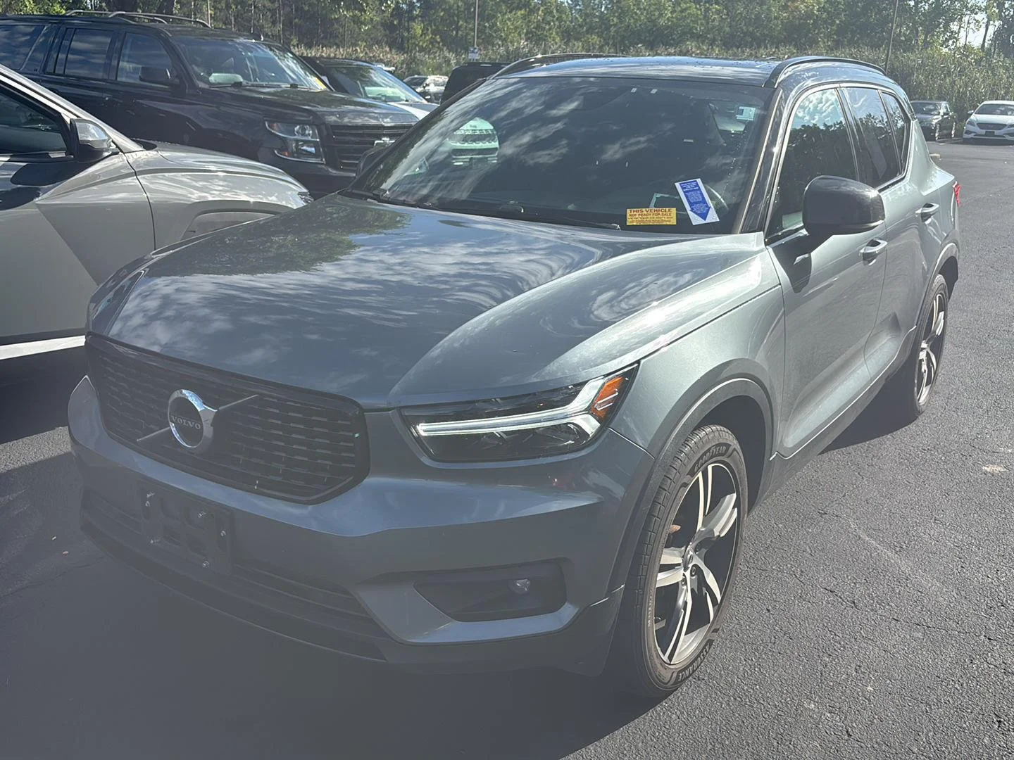 Used 2019 Gy Volvo R-Design image 3