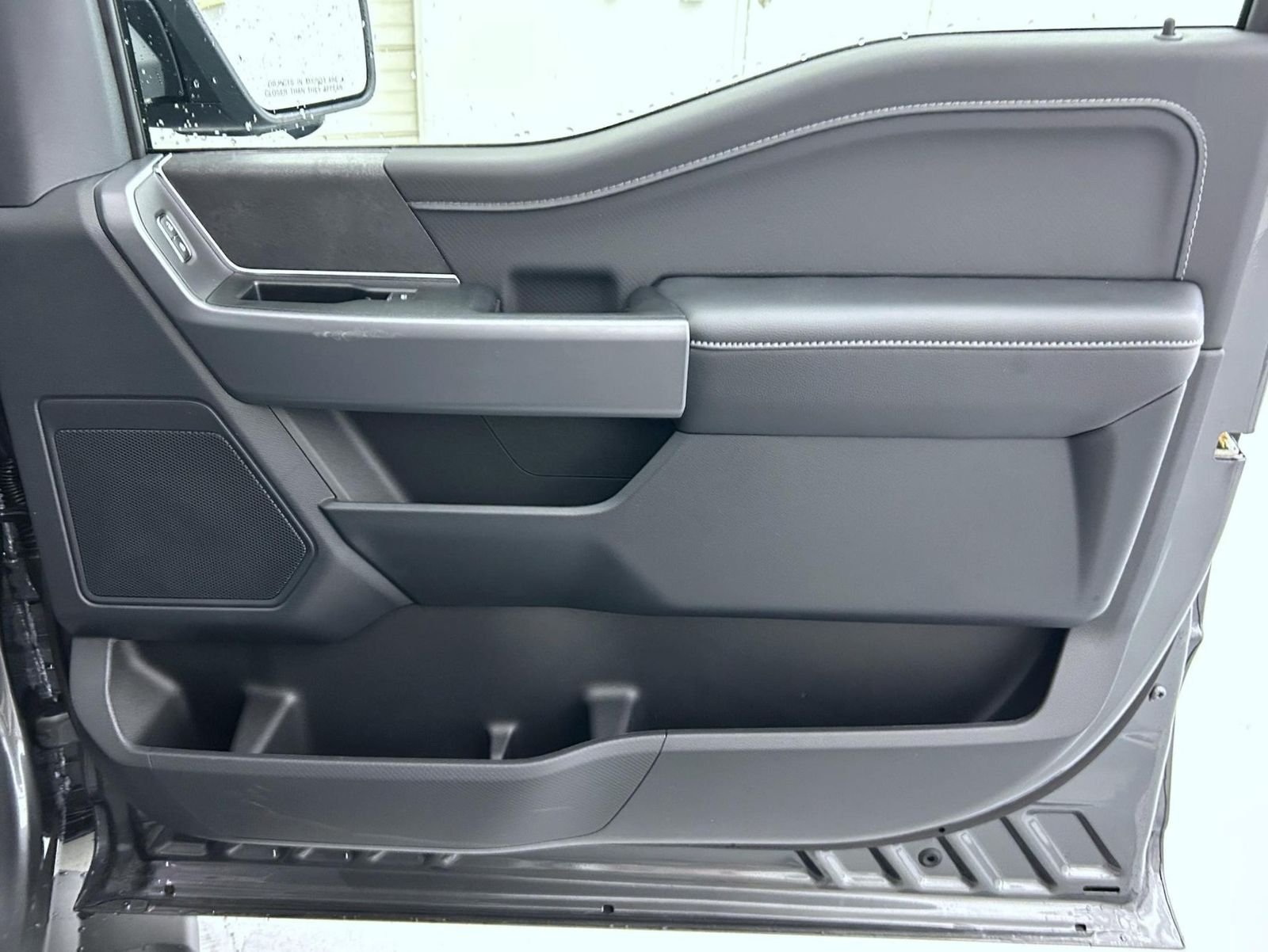 New 2026 Carbonized Gray Metallic Ford XLT image 16