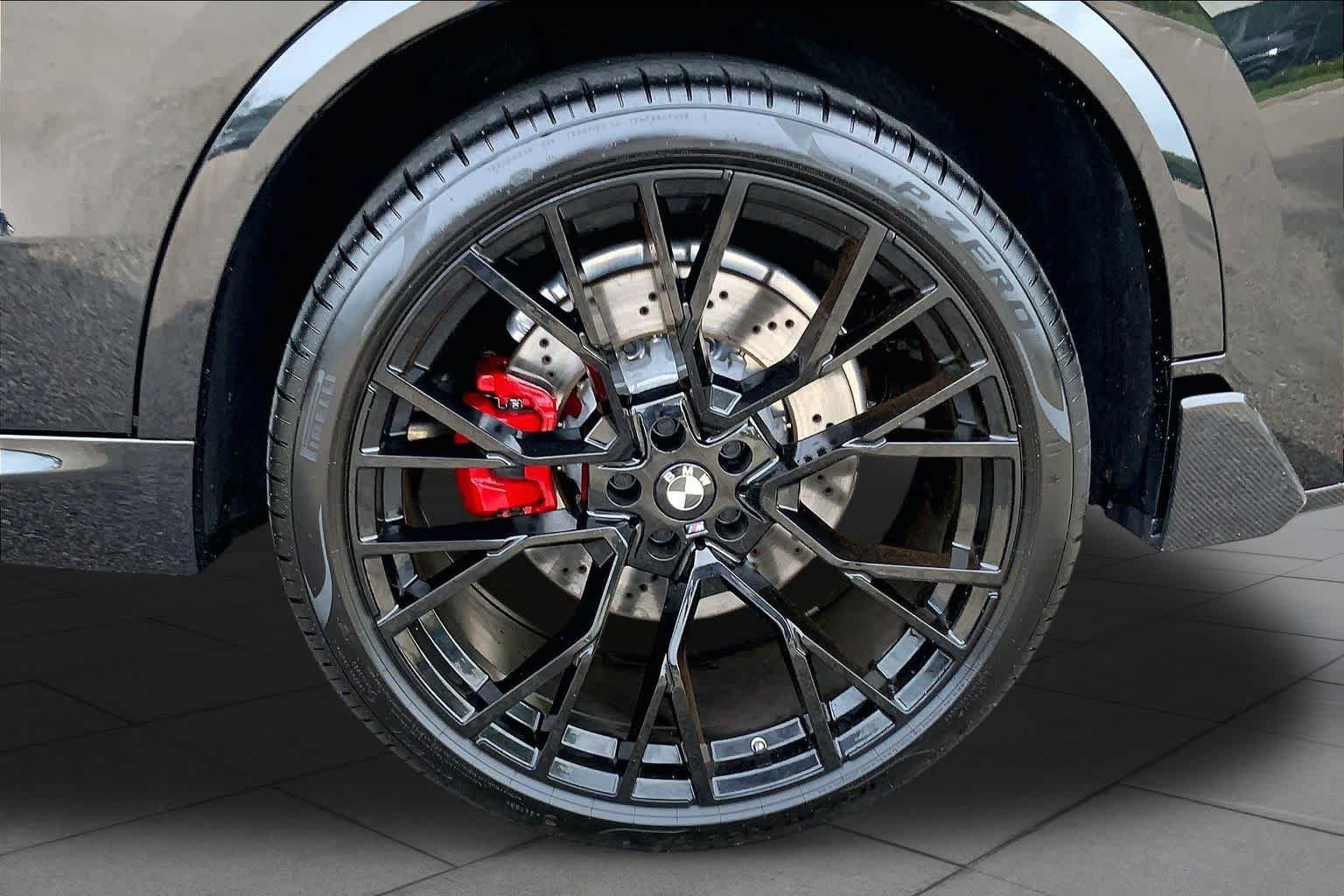 Used 2025 Black Sapphire Metallic BMW M60i image 11