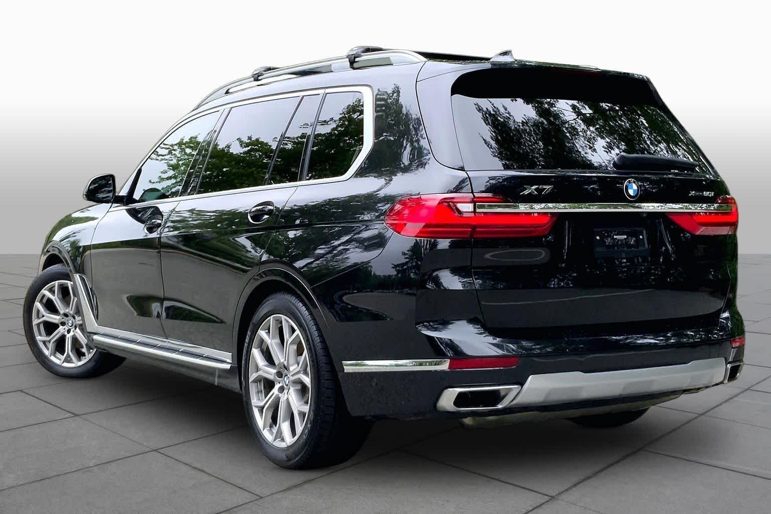 Used 2019 Black Sapphire Metallic BMW xDrive50i image 11