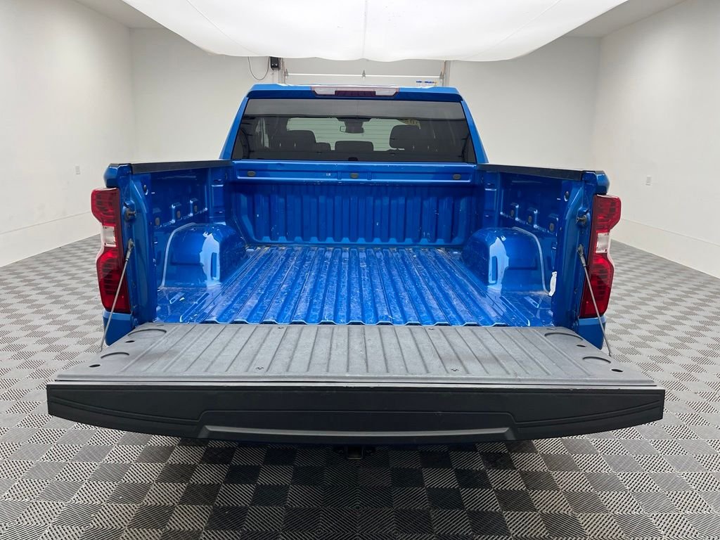 Used 2022 Glacier Blue Metallic Chevrolet Custom image 10