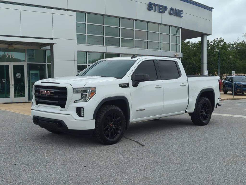 2020 GMC Sierra 4WD Crew Cab Short Box Elevation's photo