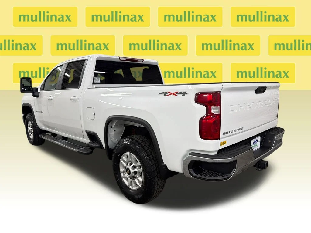 Used 2025 White Chevrolet LT image 10