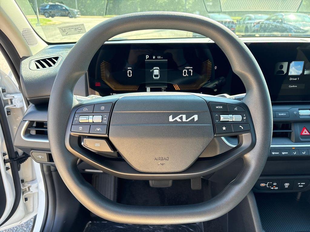 New 2026 Snow White Pearl Kia LXS image 16