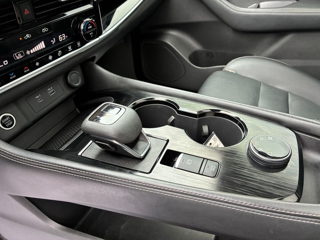 Used 2022 Gray Nissan SL image 16