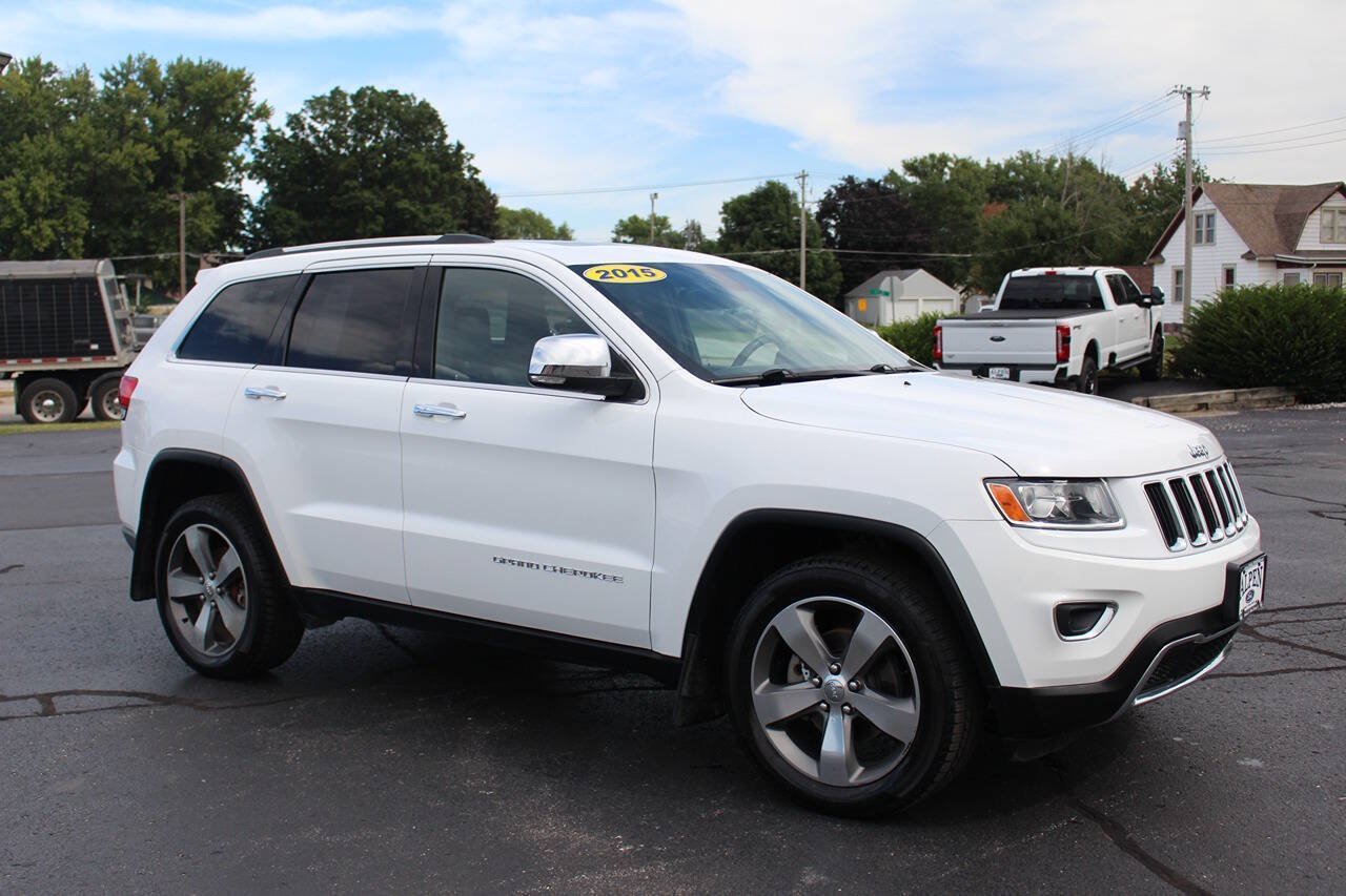 Used 2015 Bright White Clear Coat Jeep Limited 4x4 4dr SUV image 4