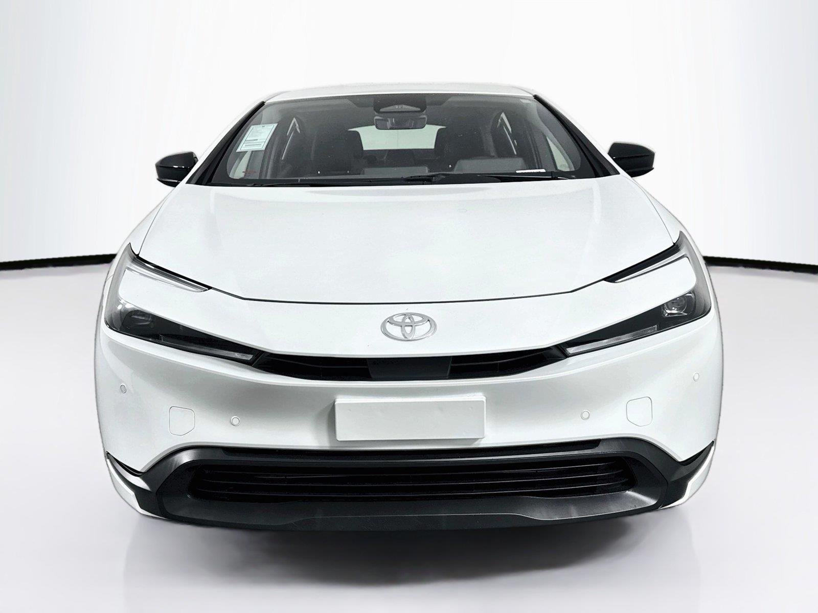 Used 2025 Wind Chill Pearl Toyota LE image 8