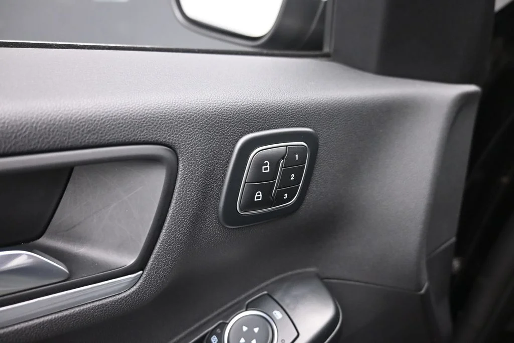 Used 2025 Black Ford Platinum image 19