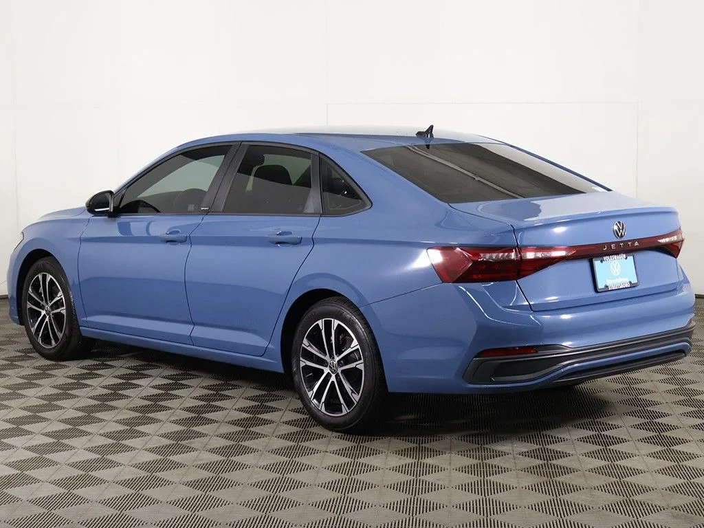 Used 2025 Blue Volkswagen 1.5T Sport image 8