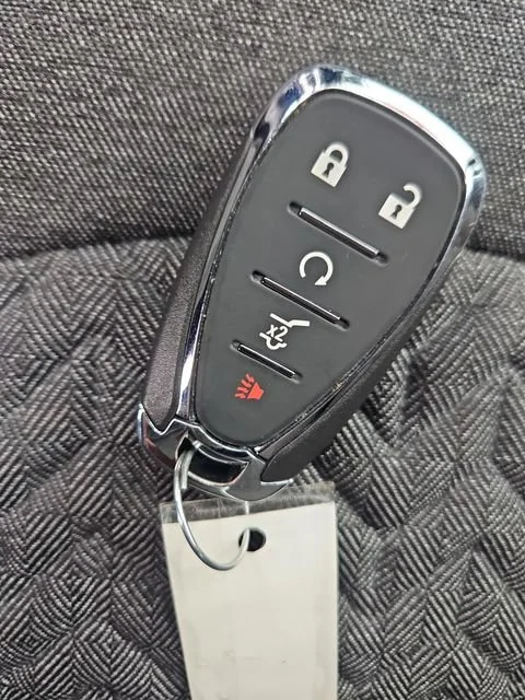 Used 2024 Summit White Chevrolet LT image 28