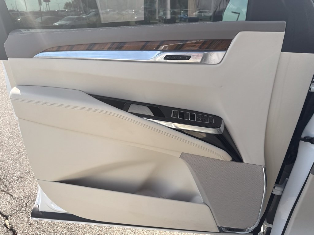 Used 2025 White Cadillac Premium Luxury Platinum image 10