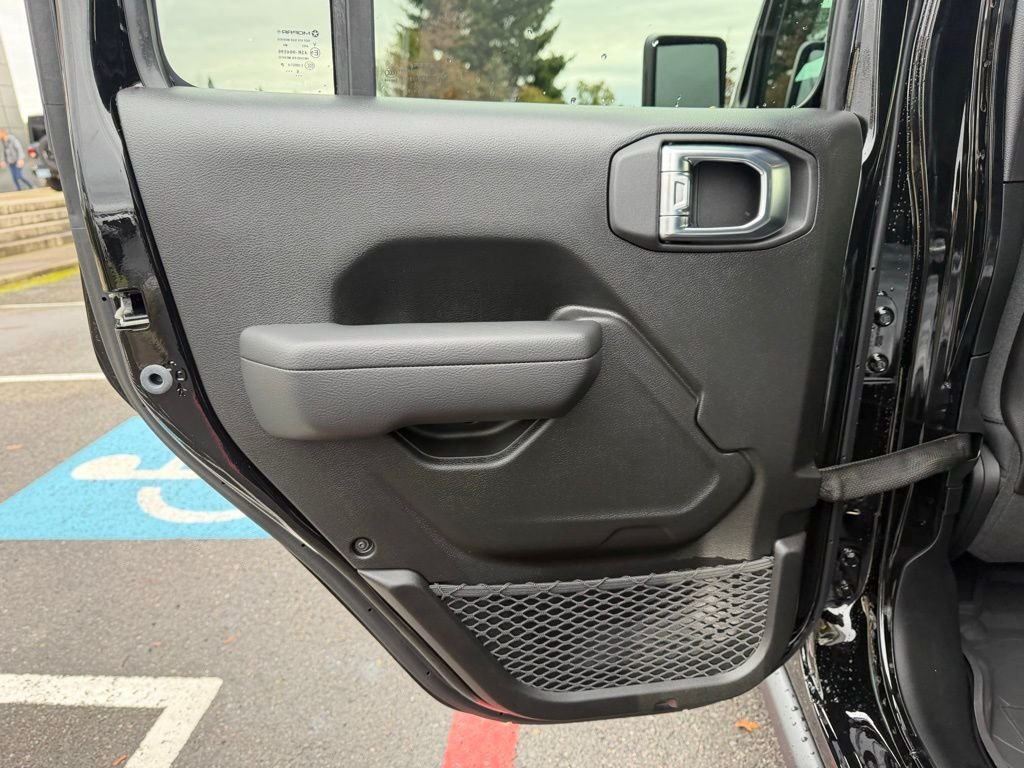 New 2026 Black Clear-Coat Exterior Paint Jeep Rubicon image 28