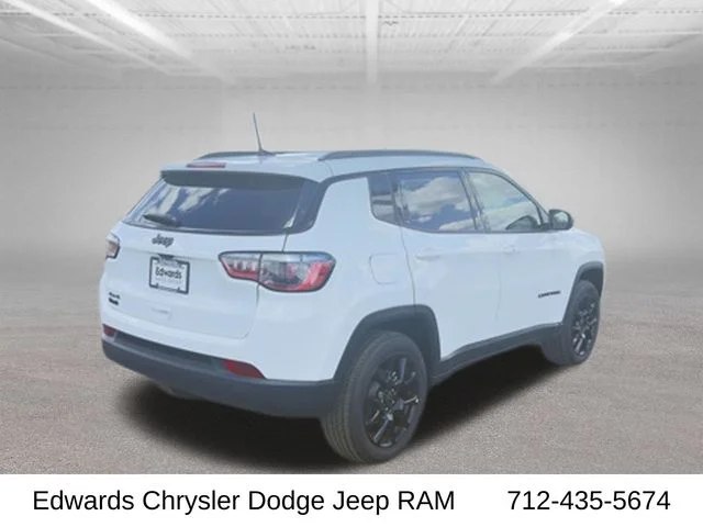 New 2026 White Jeep Latitude image 10