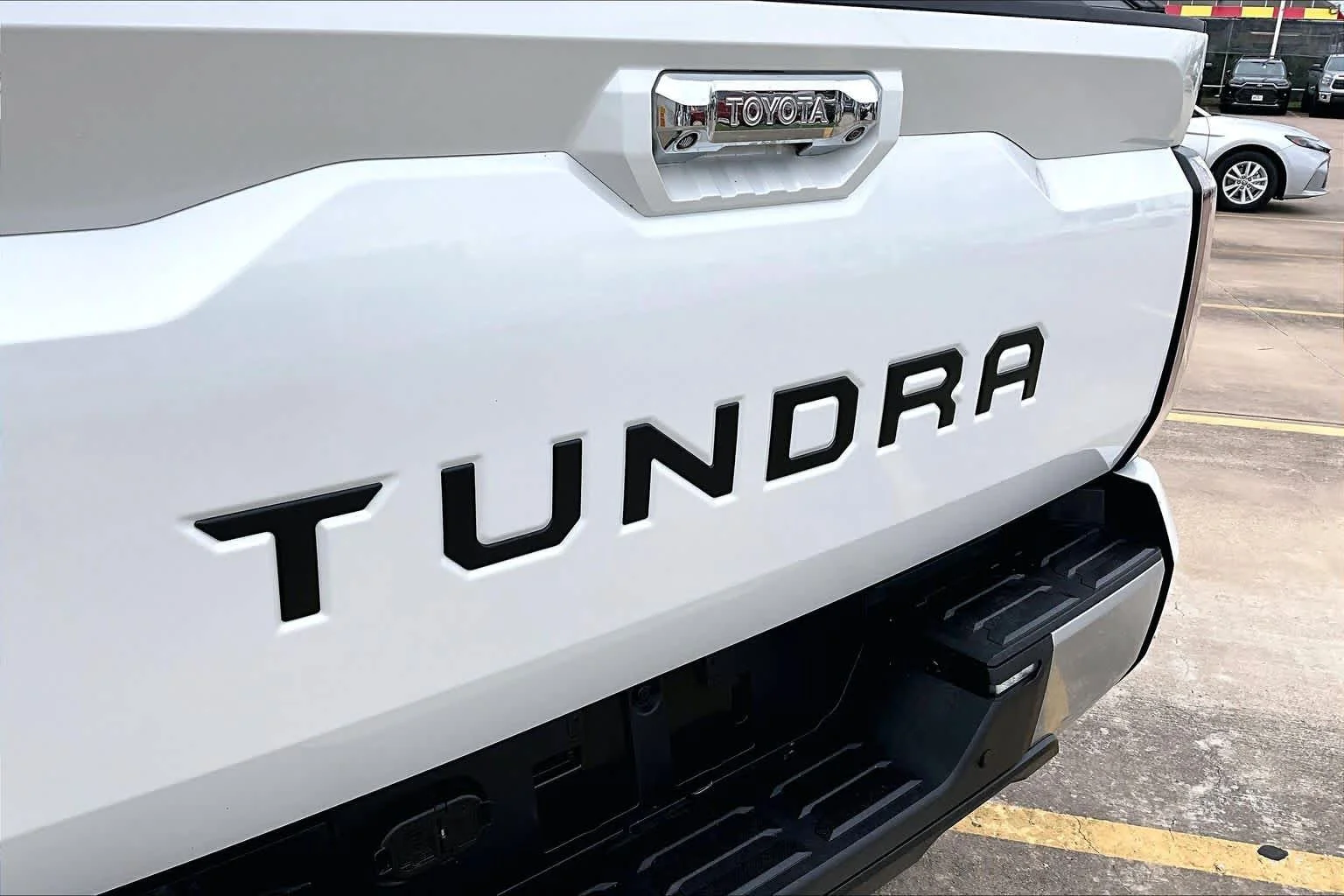 Used 2024 Wind Chill Pearl Toyota Limited Hybrid image 31