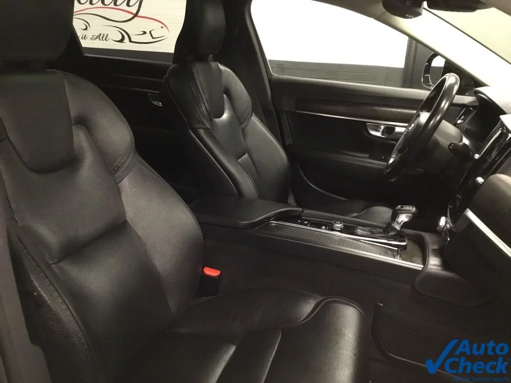 Used 2020 Black Volvo T6 AWD image 35