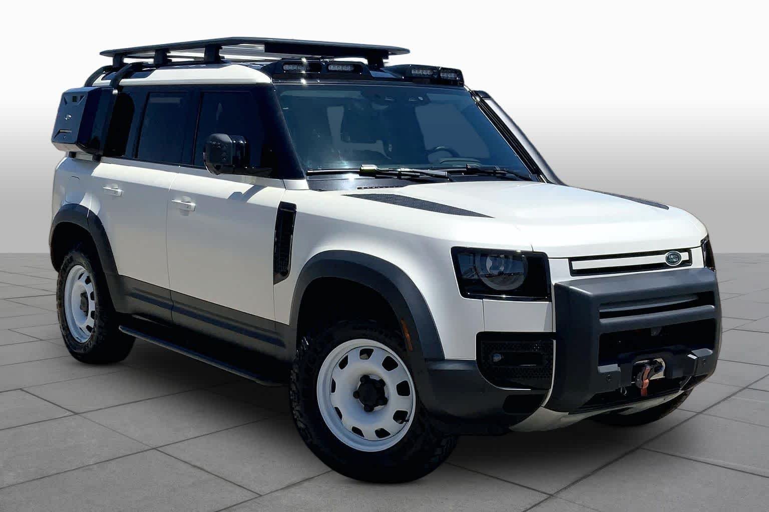 Used 2024 Santorini Black Metallic Land Rover S image 2