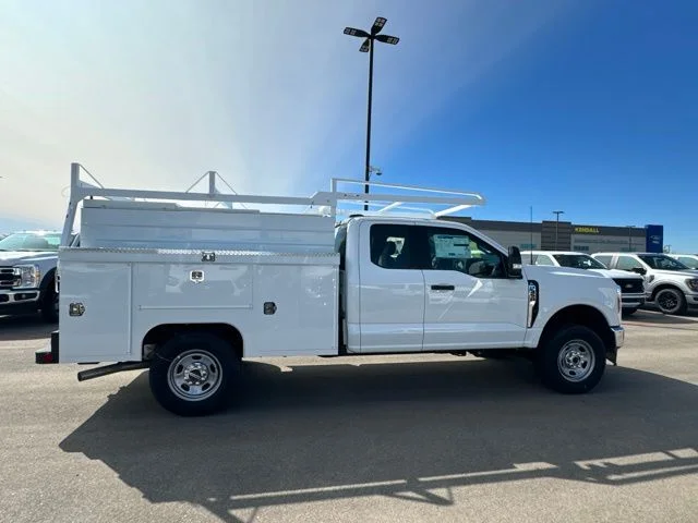 New 2026 Oxford White Ford XL image 7