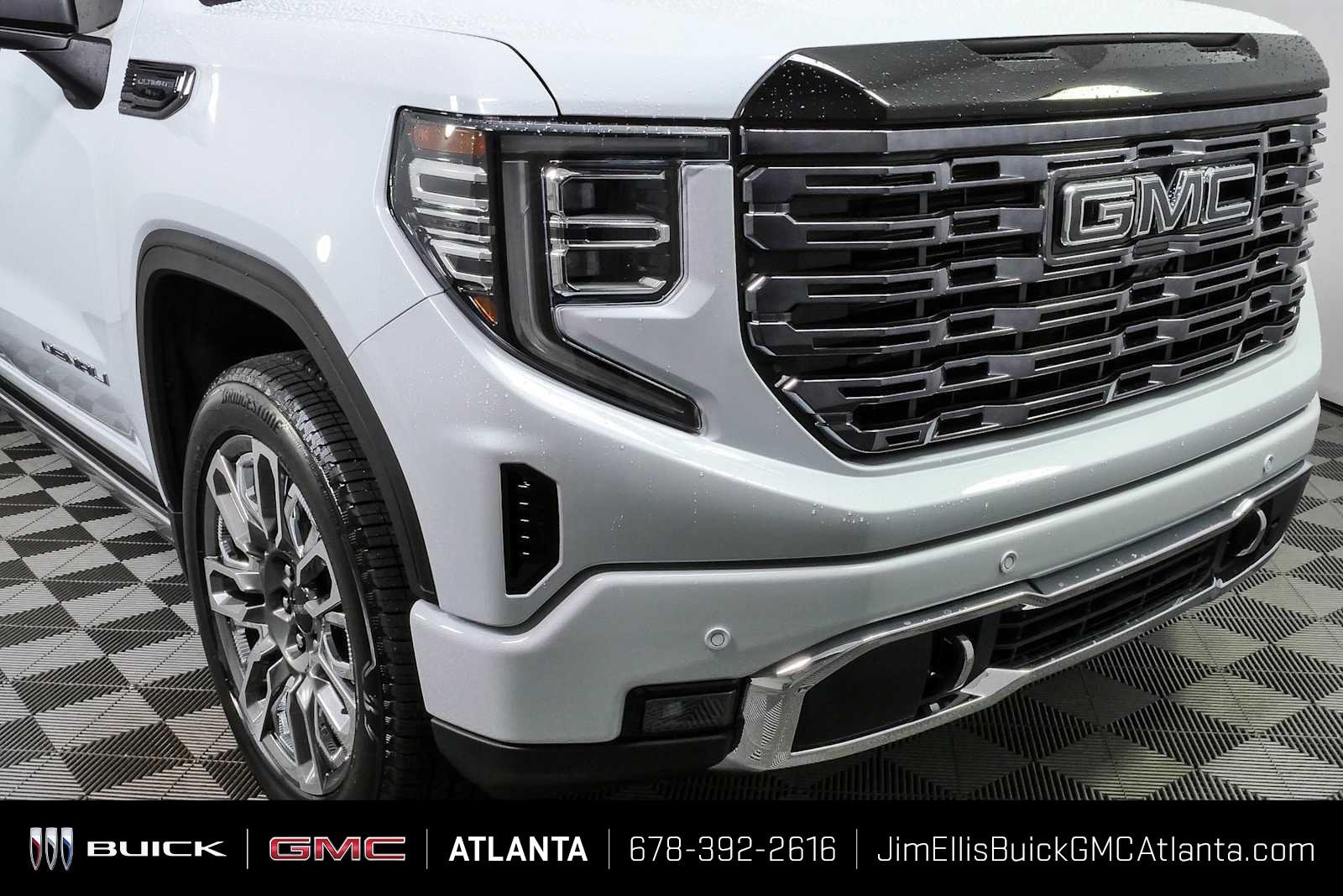 New 2026 Glacier White Tricoat GMC Denali Ultimate image 37