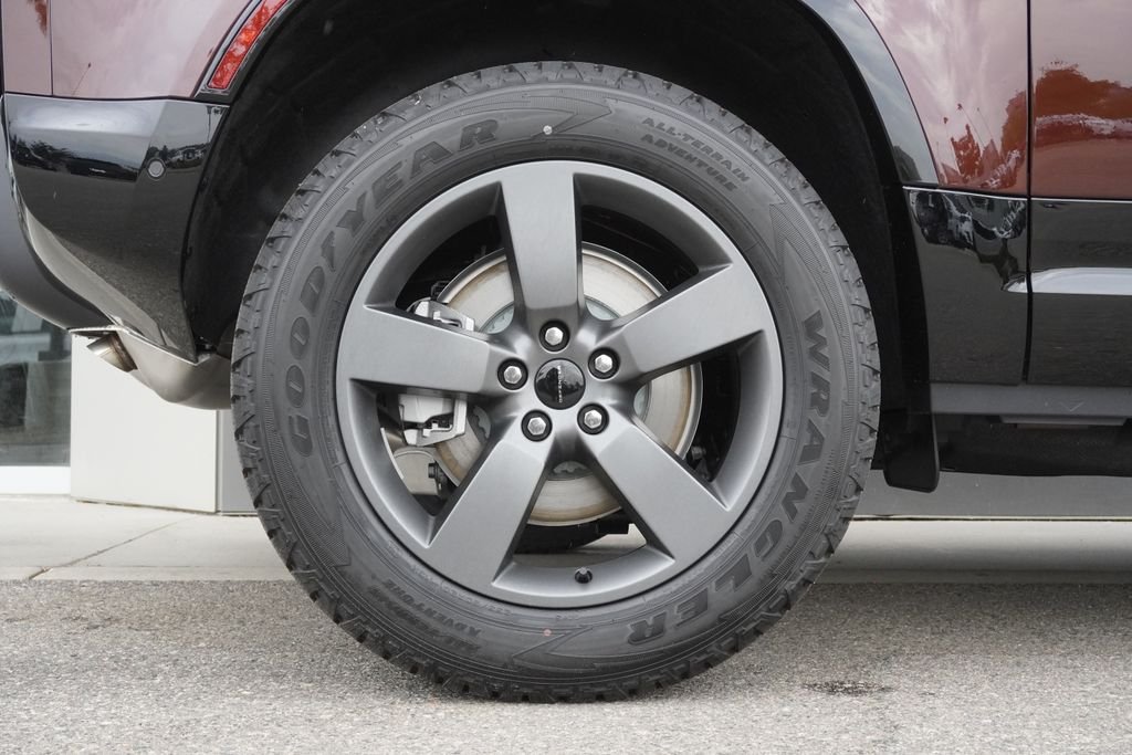 New 2026 Sedona Red Land Rover X-Dynamic SE image 29